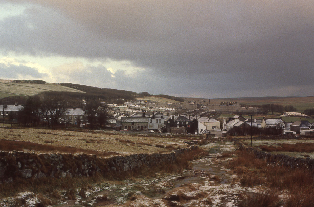 Princetown, Dartmoor, vanaf South Hessory Tor, december 1980